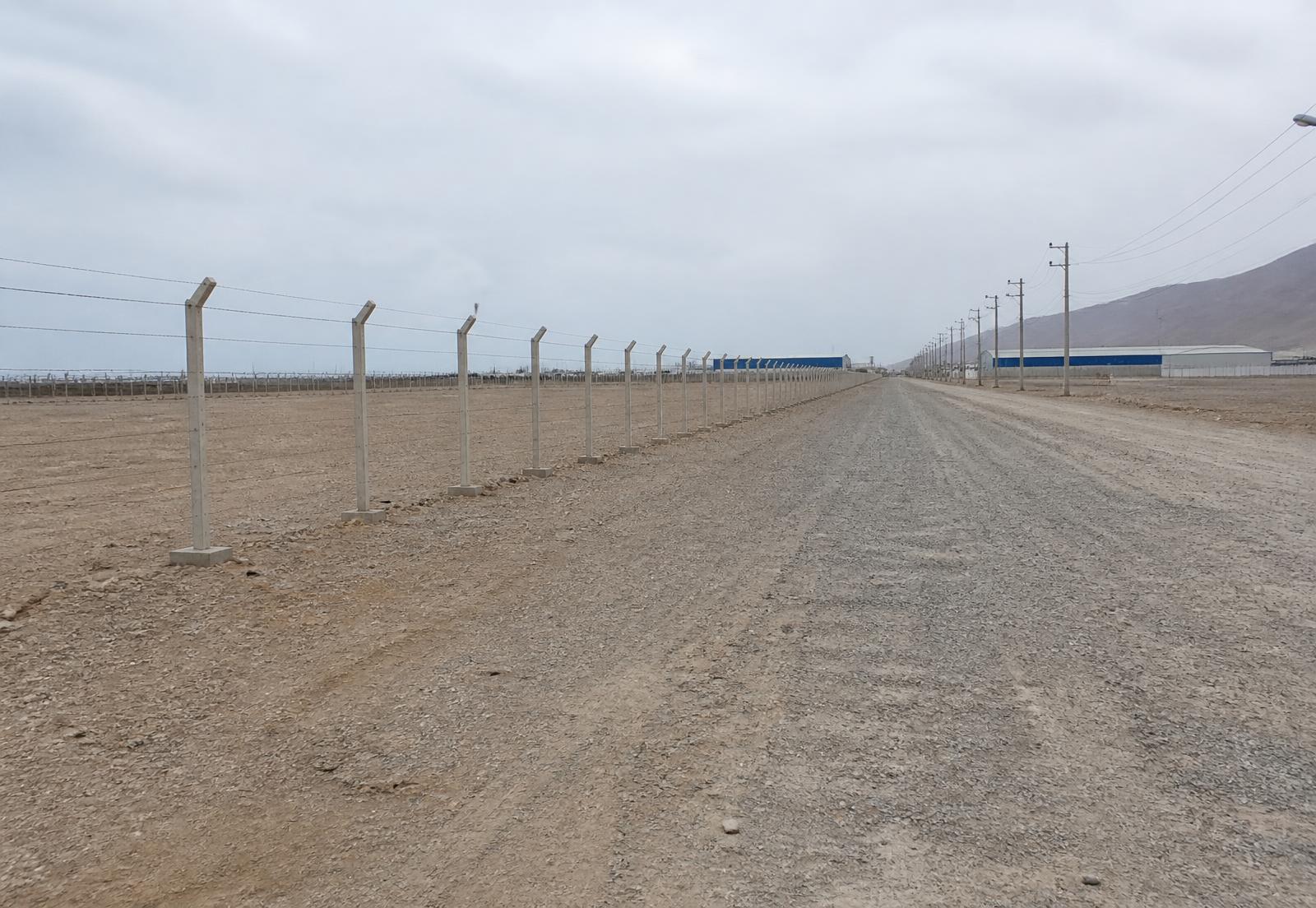 Lotes industriales nivelados y delimitados con vía interna de acceso
